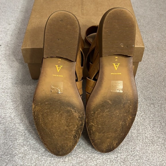 Booties - Picture 4 of 5